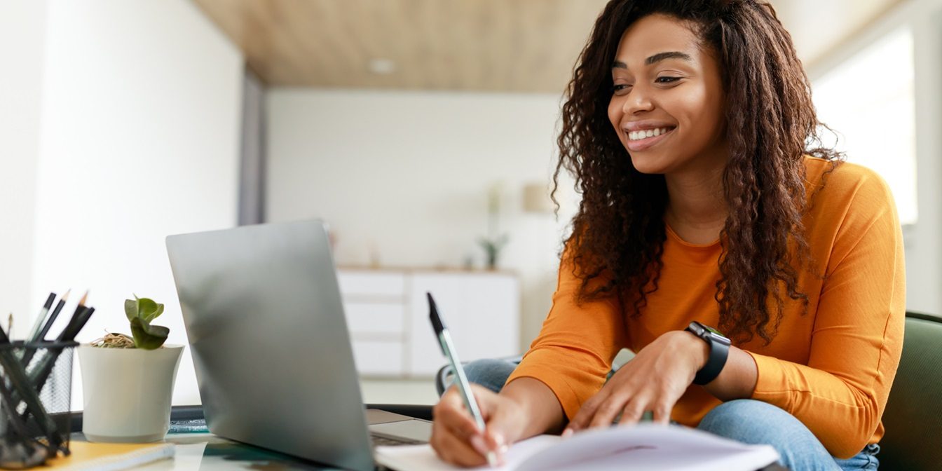 College application smiling in an article by Charlotte Klaar on letters of recommendation.